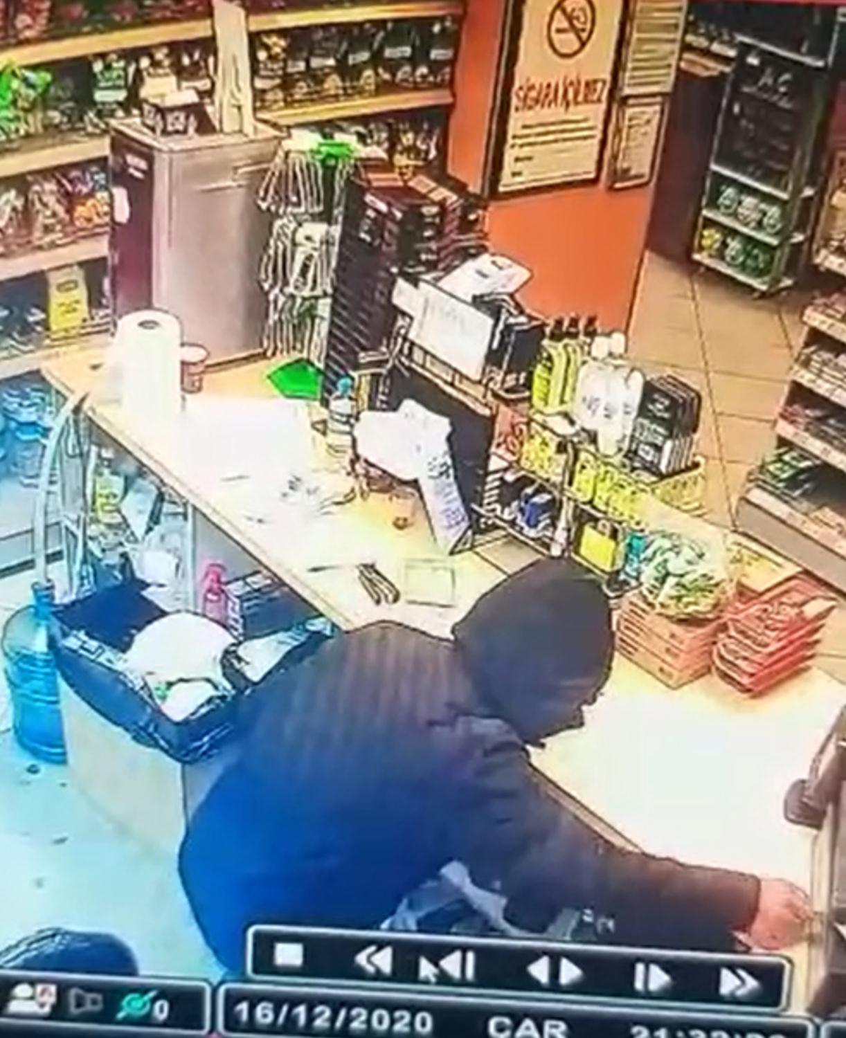 Petrol istasyonunda h�rs�zl�k