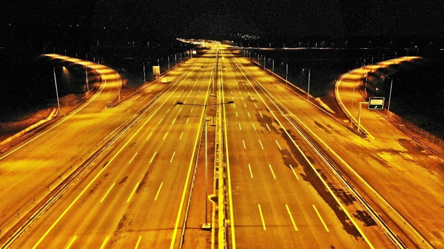 D�nyada bir ilk olma �zelli�i ta��yor! Dev projenin gece g�r�nt�s� hayran b�rakt�