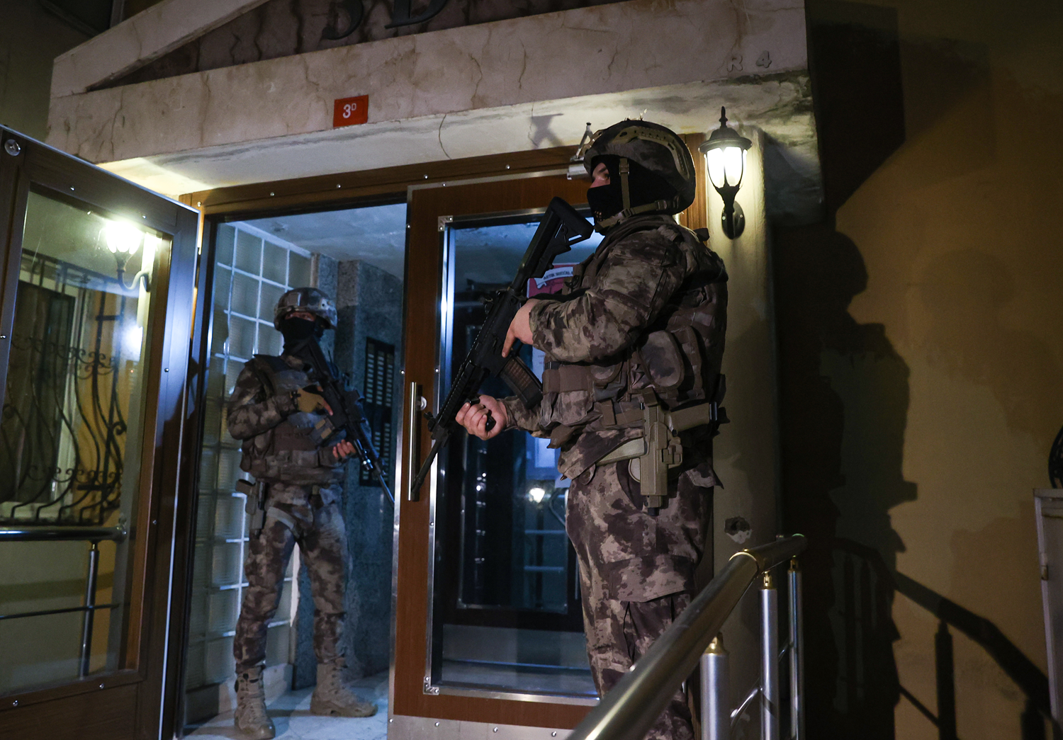 �stanbul merkezli 5 ilde DHKP-C operasyonu