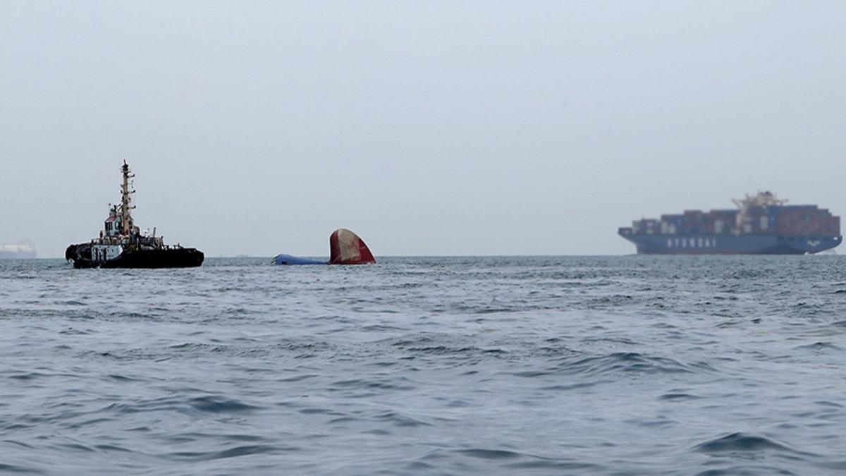 Vietnam aklarnda yk gemisi batt: 15 mrettebat kayp