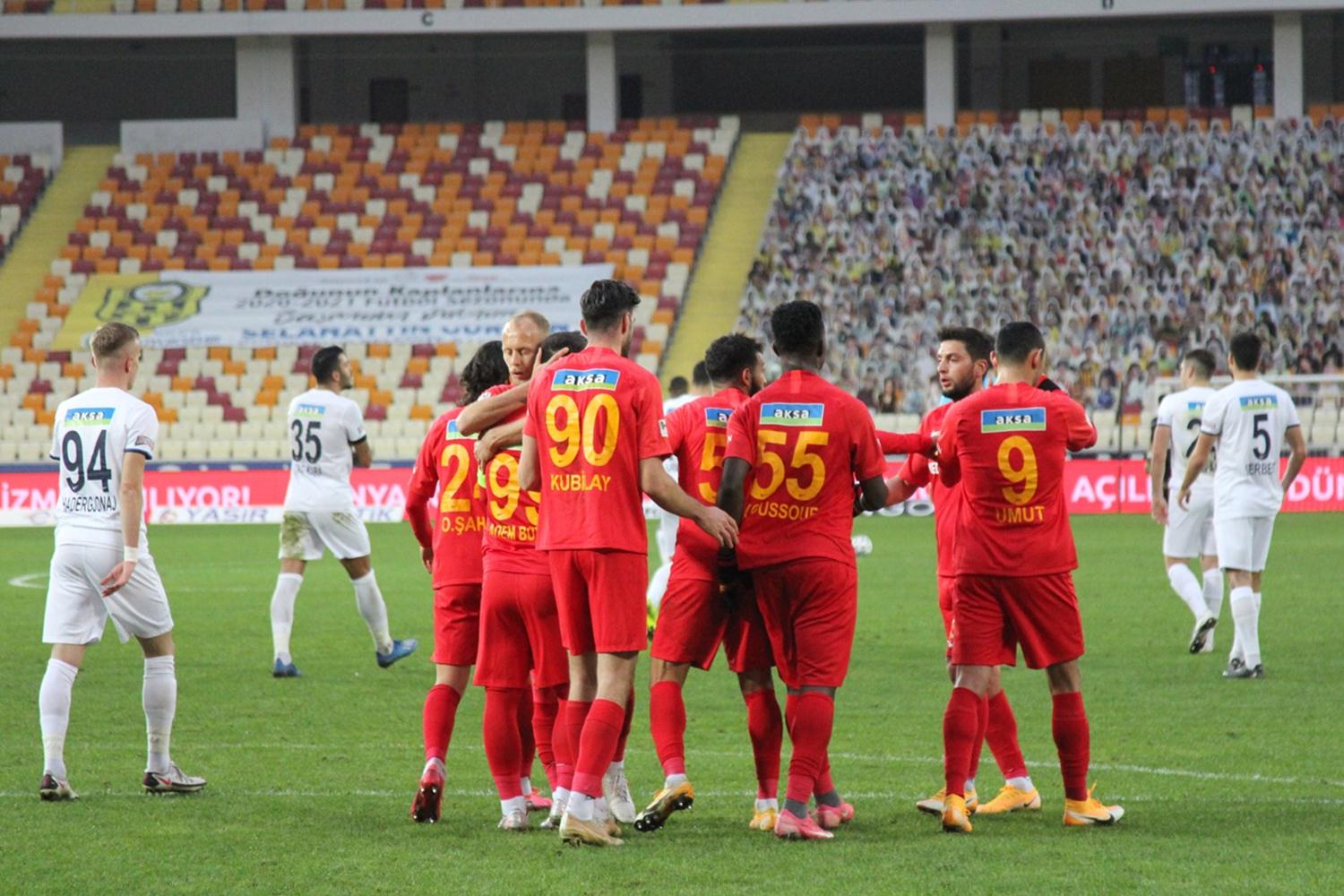 Adem B�y�k att�, Yeni Malatyaspor 3 puan� kapt�