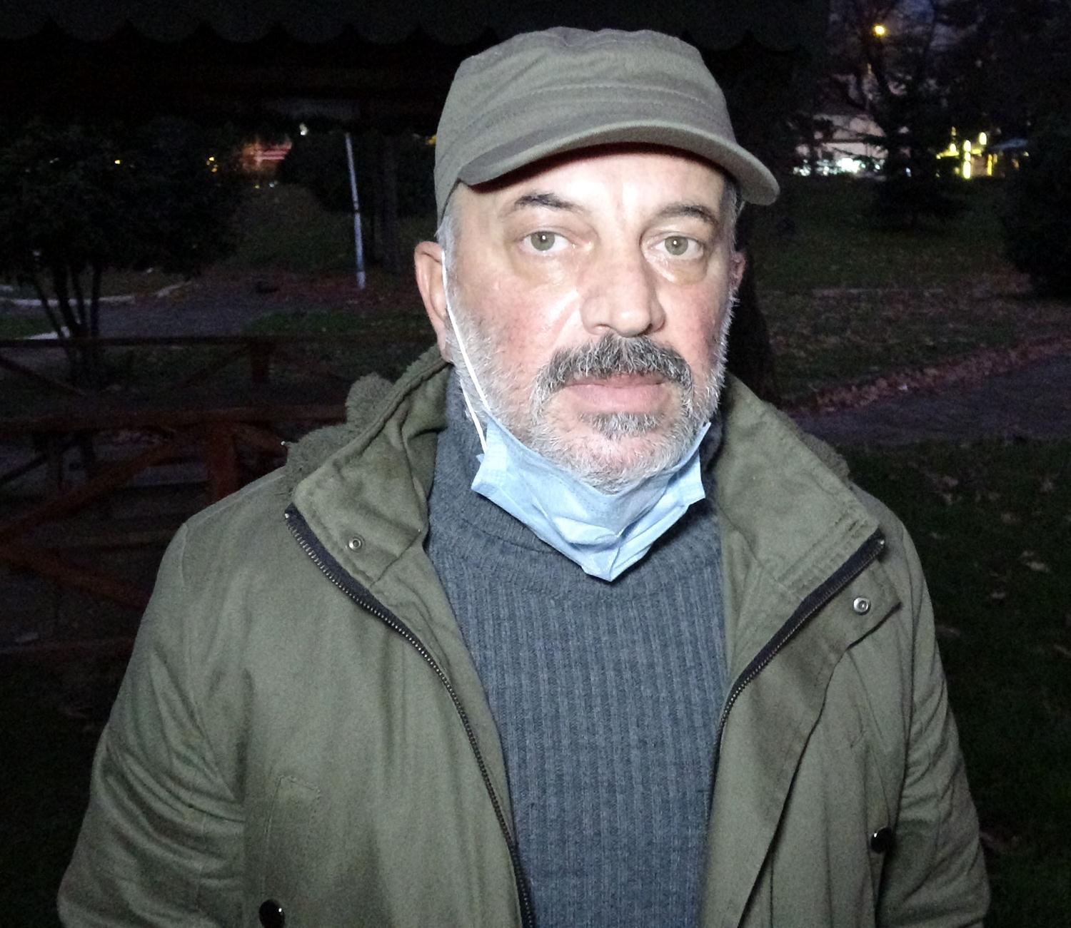 Kovid-19 hastas� oldu�unu bilmedi�i kom�ular�na yard�m i�in gitti, hayat�n� kaybetti