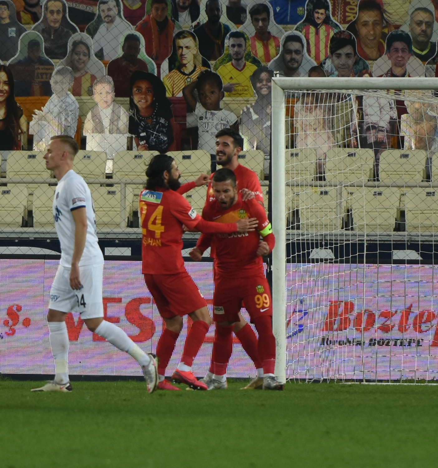 Adem B�y�k, Yeni Malatyaspor'u s�rtl�yor