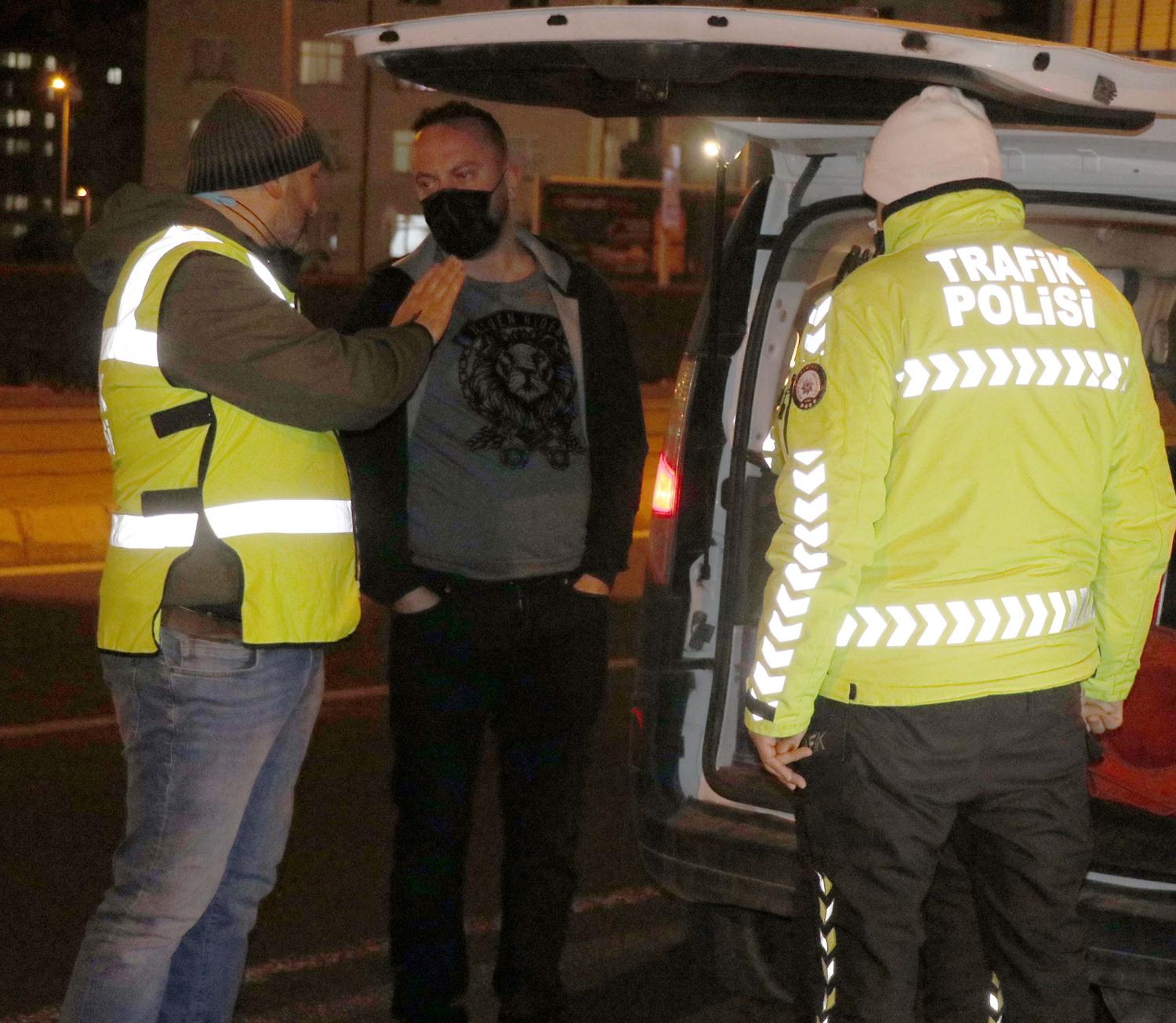 Ehliyetsiz ve alkoll� s�r�c�ye 6 bin 485 TL ceza kesildi