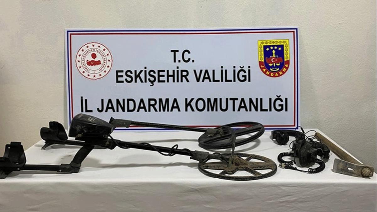 Kaak kaz yapan zanllara jandarma baskn