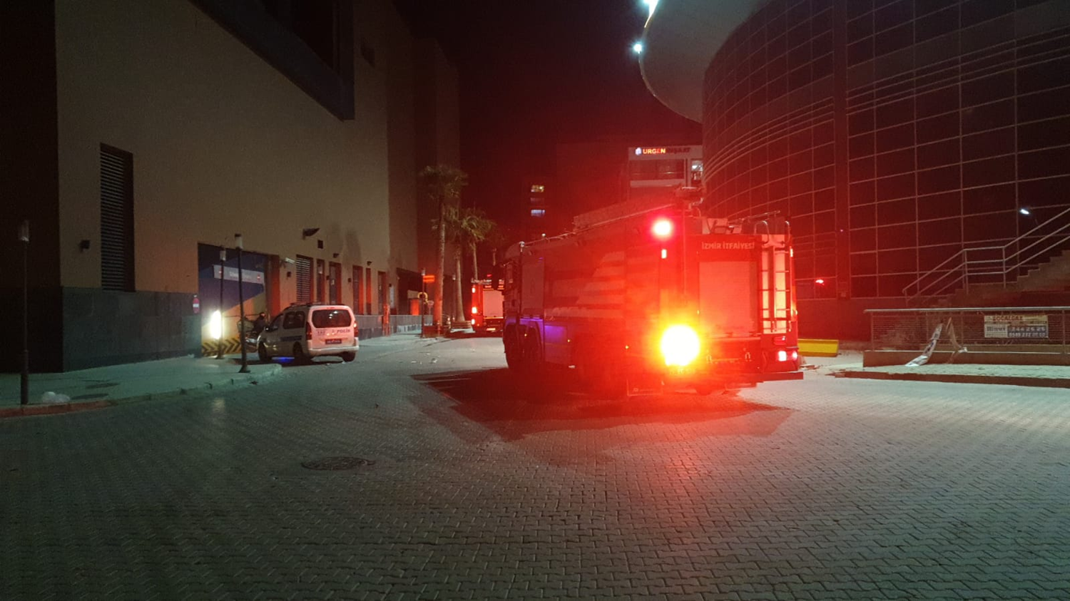 �zmir'de bir g�nde ayn� yerde iki yang�n