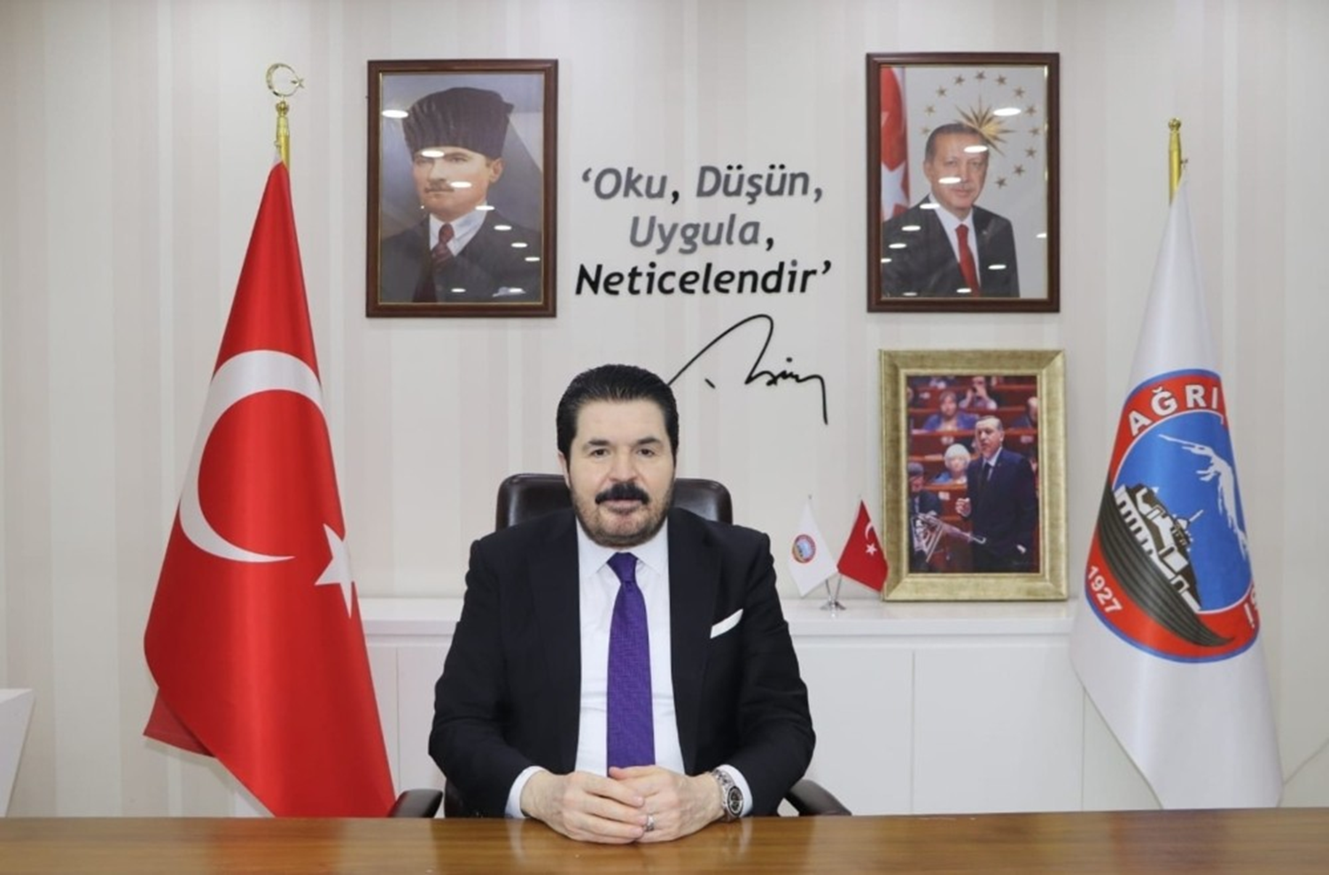 'K�rt gen�lerinin g�zel bir gelece�e sahip olmas�n� istedi�im i�in tehdit ediliyorum'