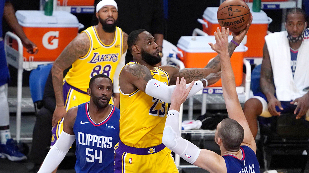 �ampiyon Lakers'tan k�t� ba�lang��