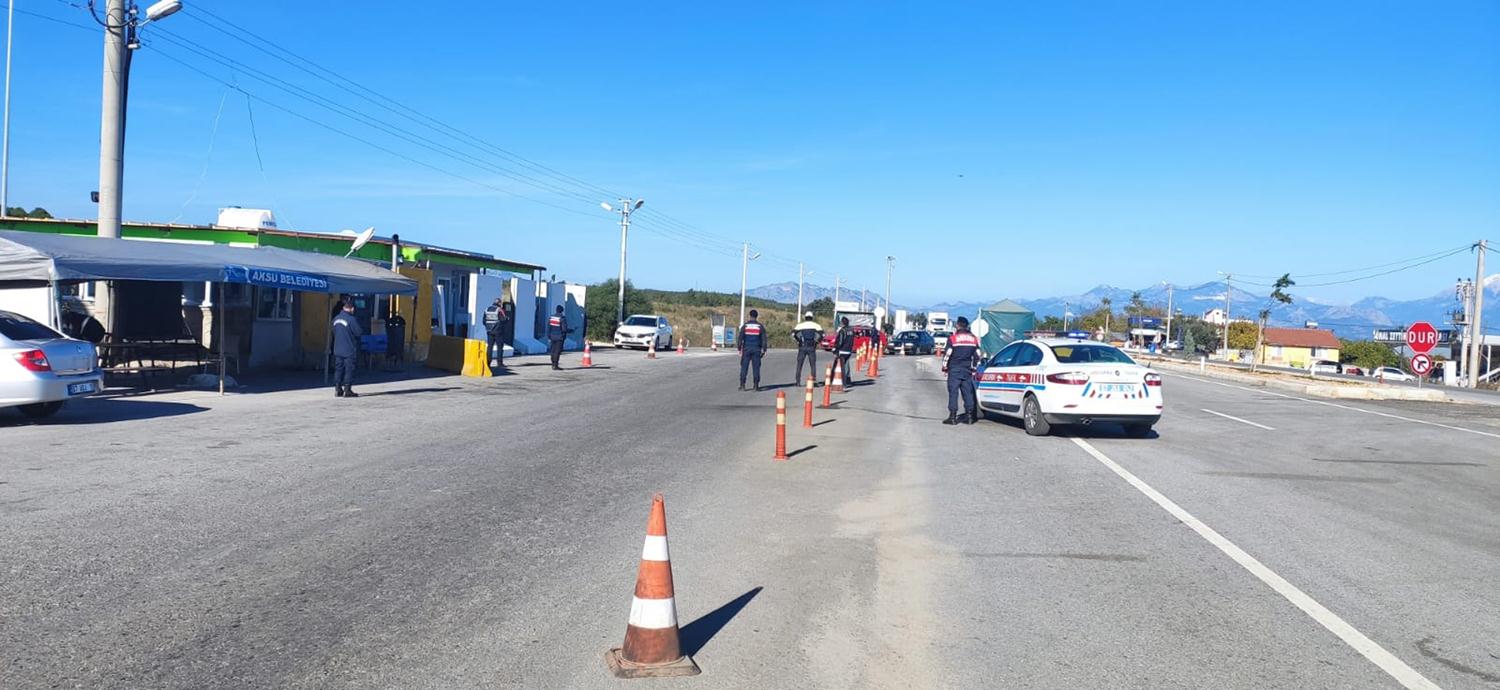 Antalya'da ka�ak t�t�n denetimi