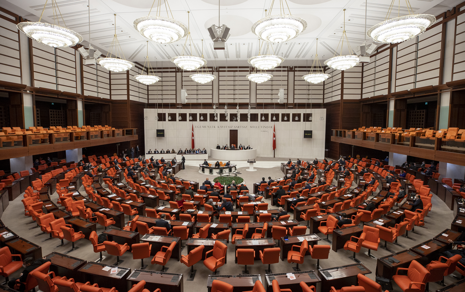 Be� partinin ortak �nergesi kabul edildi! '�stiklal Mar�� y�l�' karar�