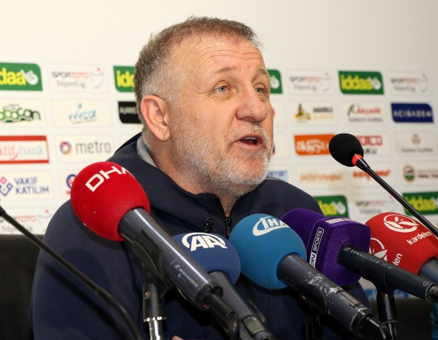 Erzurumspor, Mesut Bakkal ile anla�t�