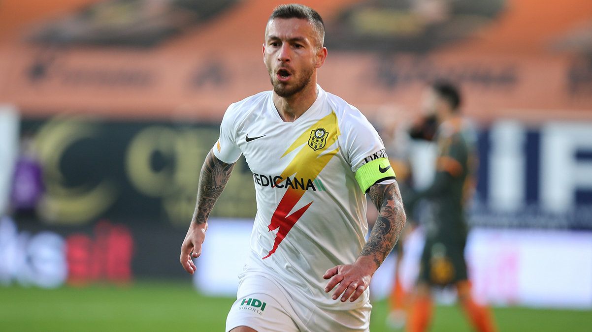 Yeni Malatyaspor'un gol y�k�n� Adem B�y�k �ekiyor