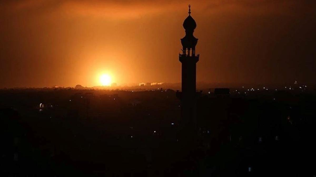 galci srail'den Gazze eridi'ne hava saldrs