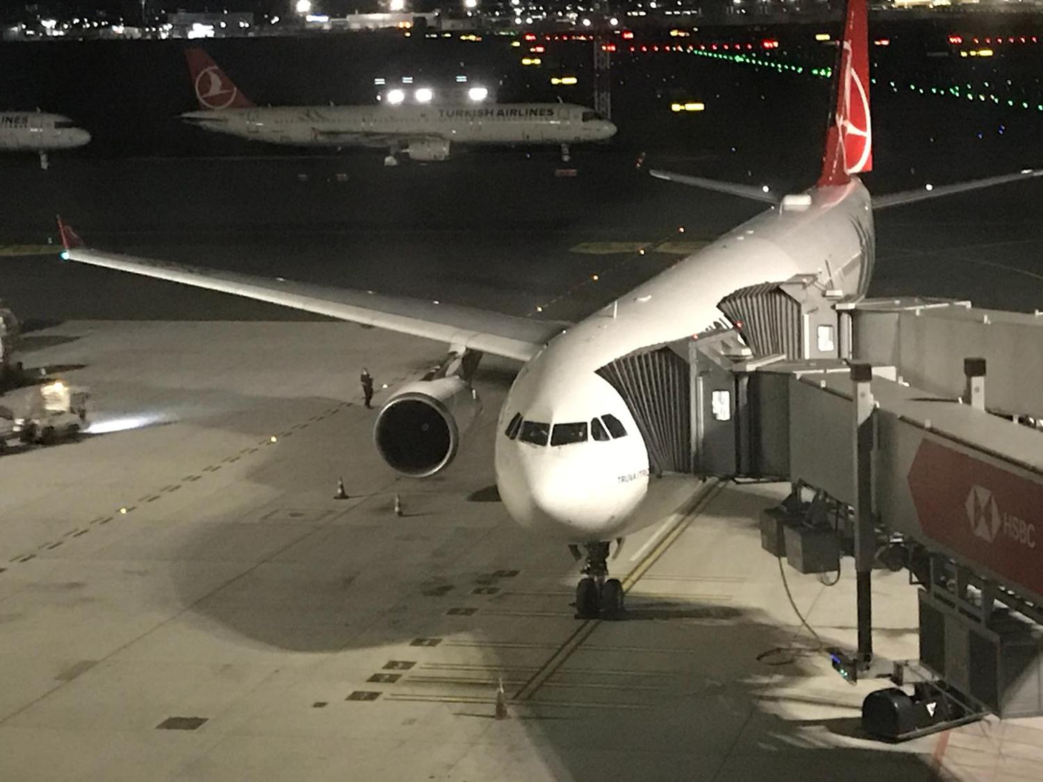 THY Londra'dan ilk tahliye u�u�unu ger�ekle�tirdi