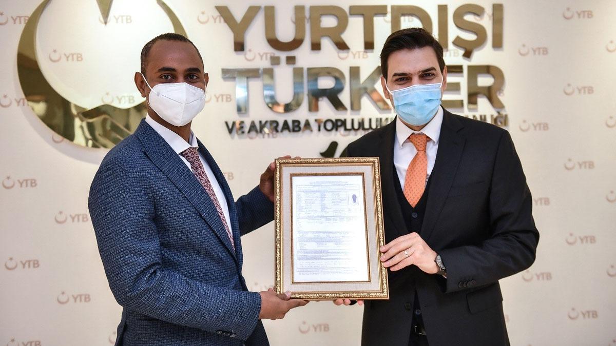 Trkiye'de burslu eitim gren Somalili Bakan Nur'dan YTB'ye ziyaret