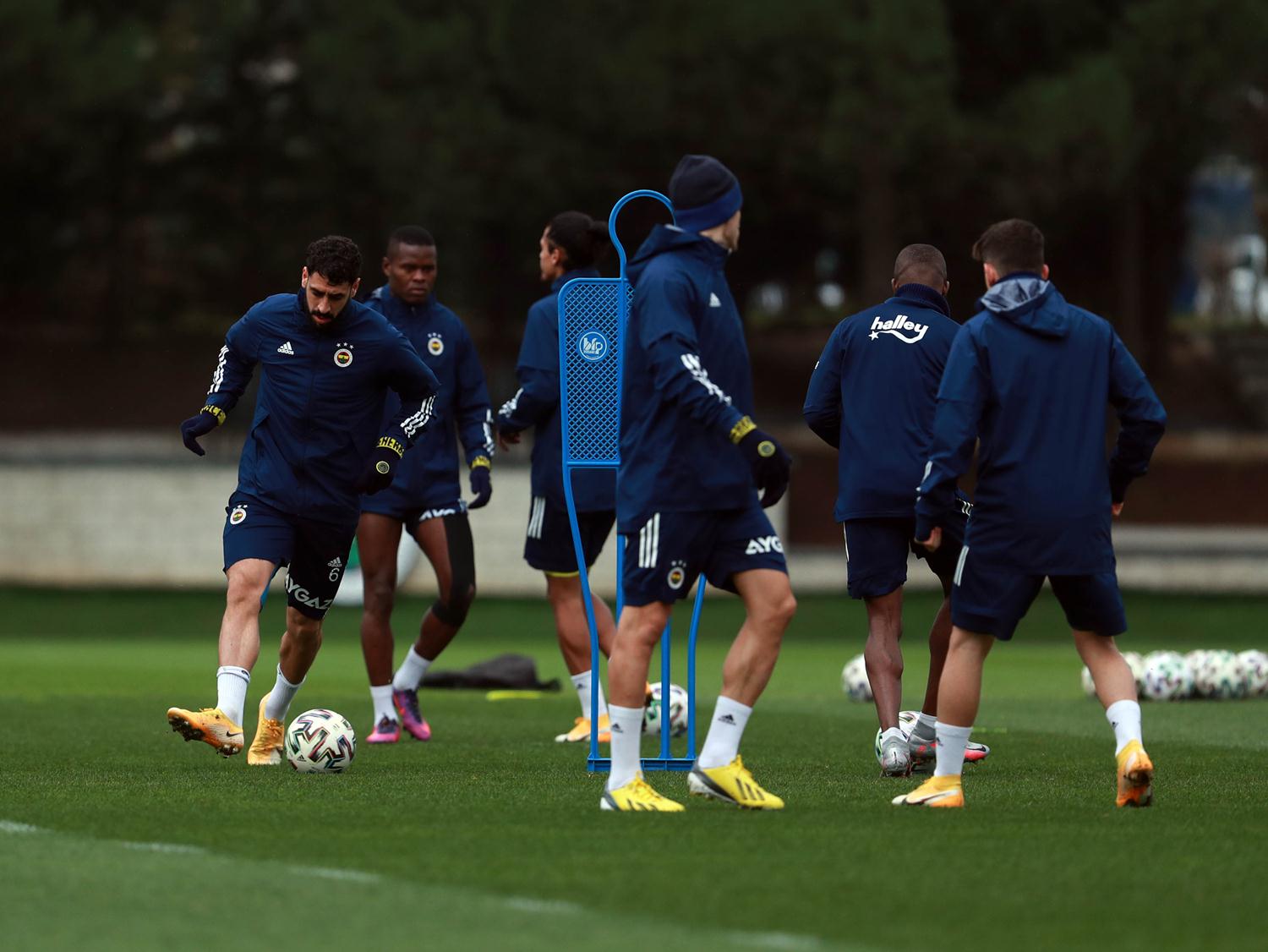 Fenerbah�e'ye 5 sakat futbolcudan sevindirici haber
