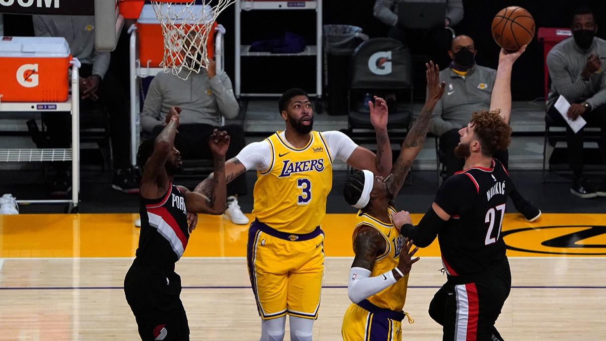Lakers'a sezonun ikinci darbesi Blazers'tan
