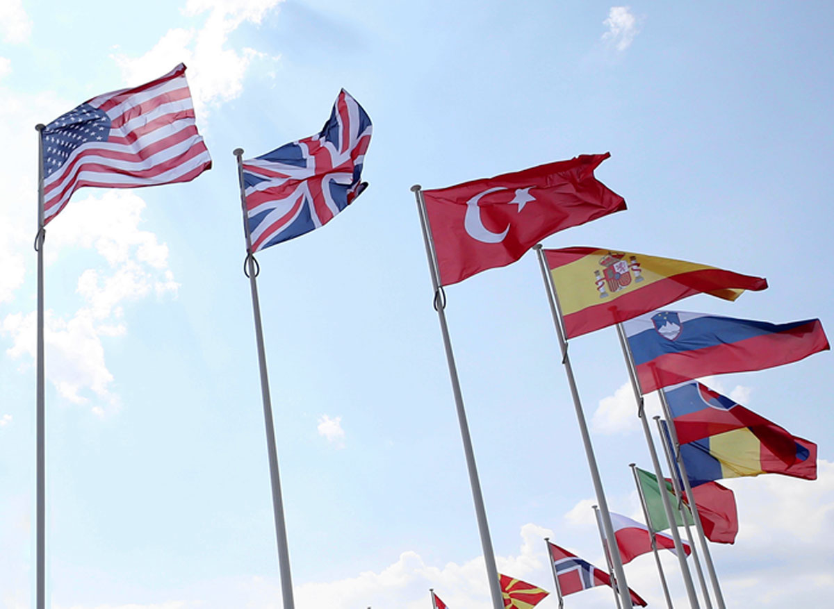 �nc� rol �stlenen T�rkiye'den ola�an�st� diplomasi! Sahada ve masada g��l� varl�k g�sterdik