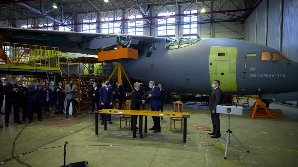 Ukrayna'dan �� adet AN-178 u�a�� sipari�i