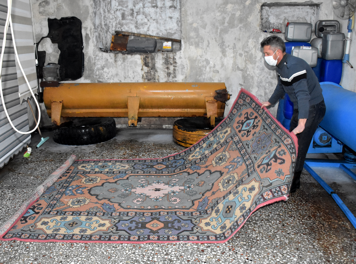 Eski h�k�ml� devlet deste�iyle hayat�n� yeniden kurdu