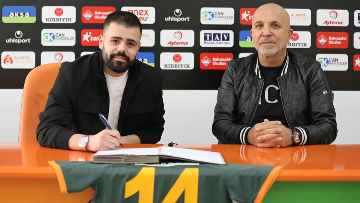Galatasaray'a transfer olmas beklenen Hasan Hseyin Acar, Alanyaspor'da