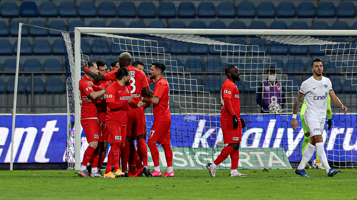 Gaziantep FK, ligde 22 ma�t�r rakip fileleri sars�yor