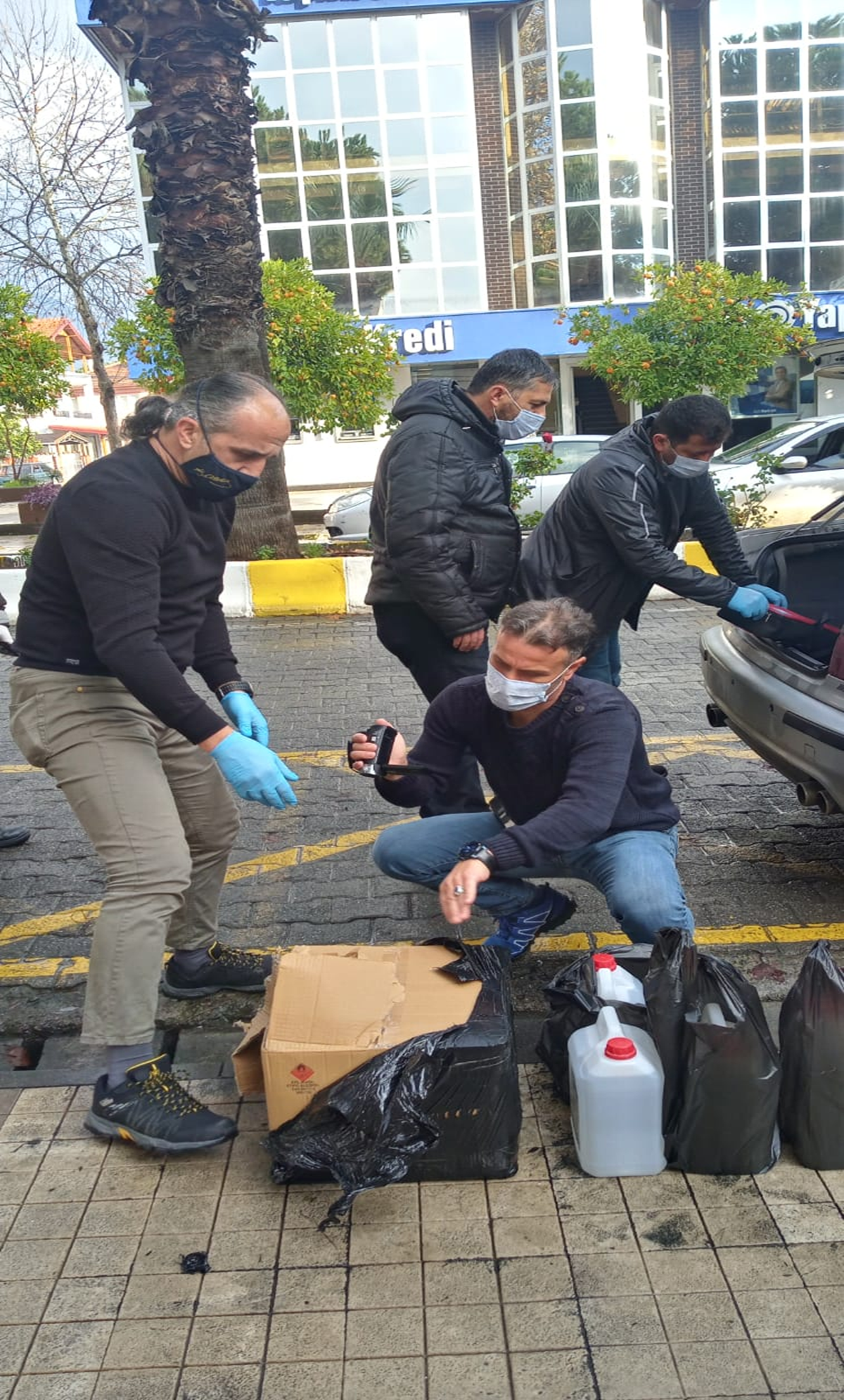 Ara�ta yap�lan aramada 60 litre etil alkol ele ge�irildi