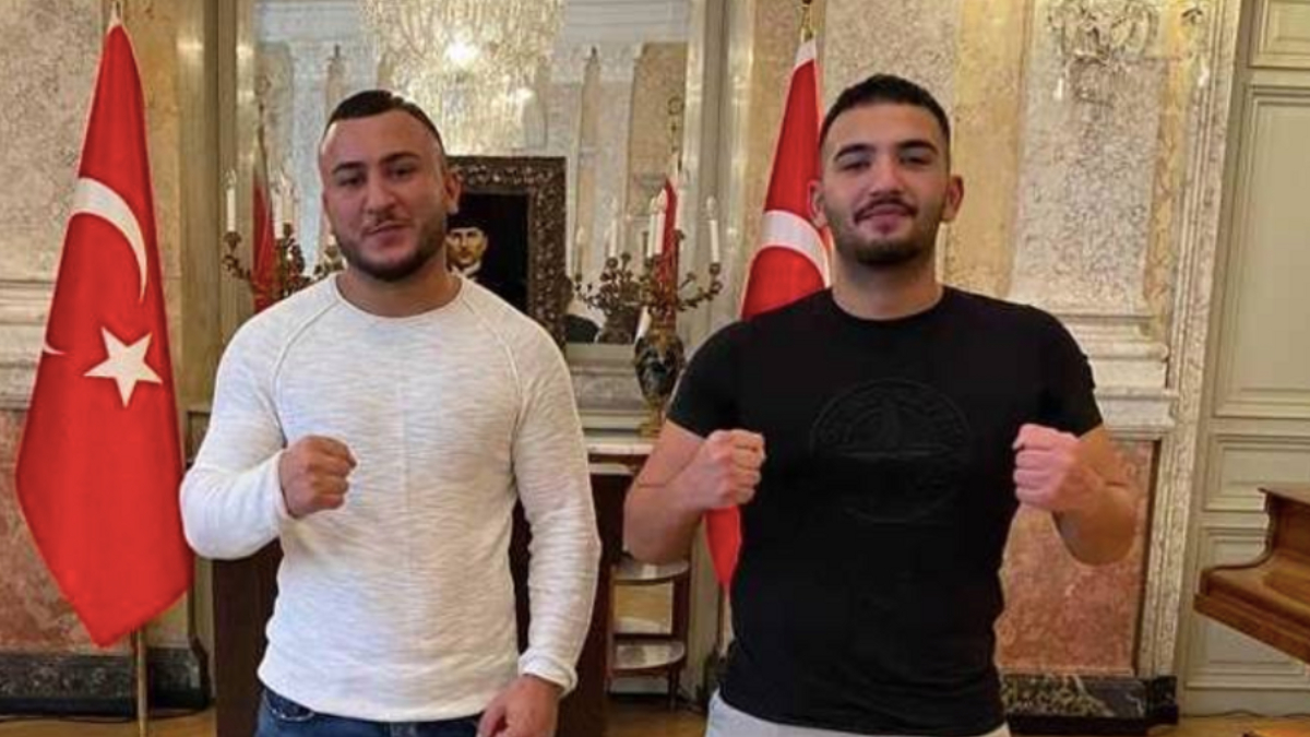 Kahraman T�rkler oyunu bozdu! 'T�rk milletinin y�re�ini d�nyaya g�sterdiniz'