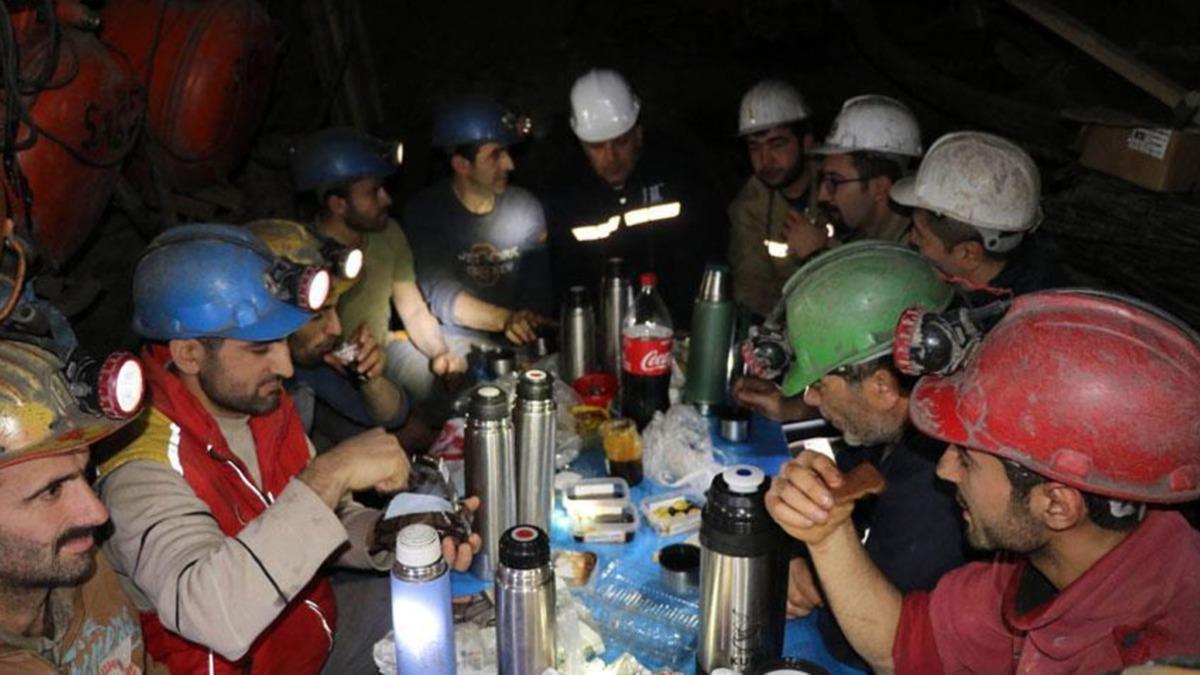 Amasya'da madenciler yeni yla maden ocanda alarak girdiler