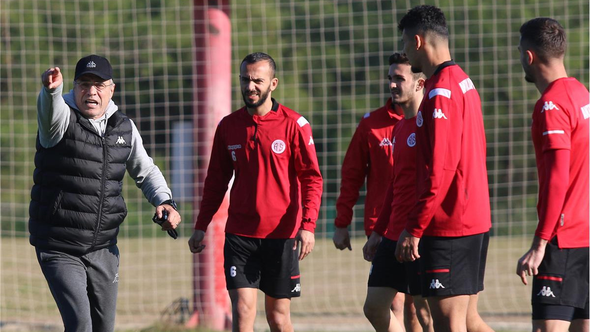 Antalyaspor'dan Ersun Yanal karar�