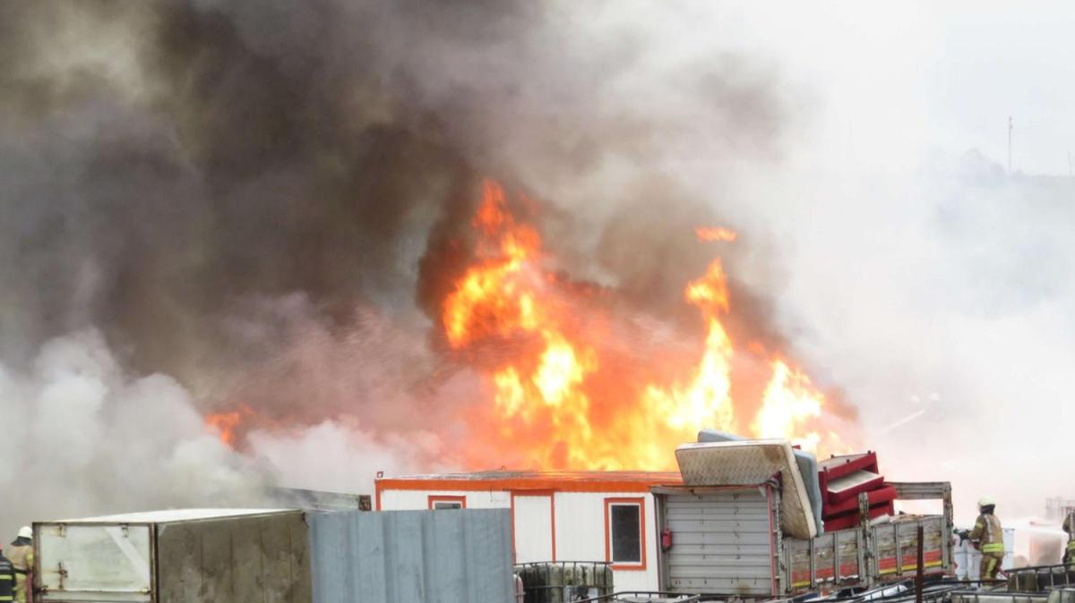 Tuzla Organize Sanayi Blgesi'nde korkutan yangn