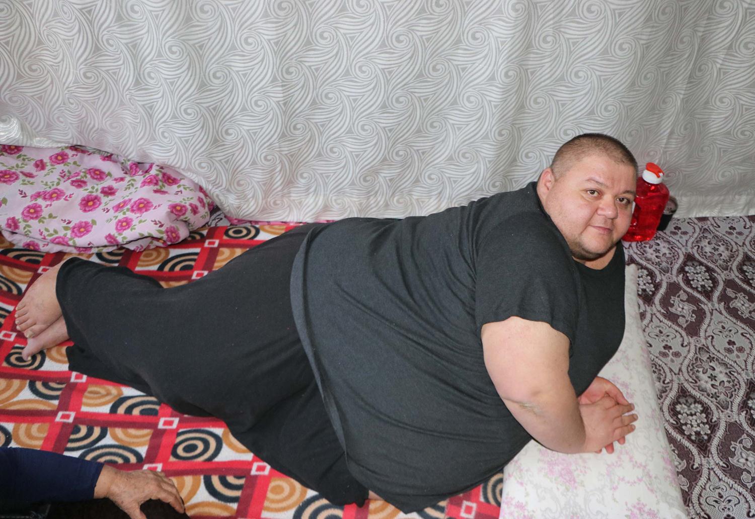 280 kiloya ula�t�! Tek iste�i soka�a ��kmak