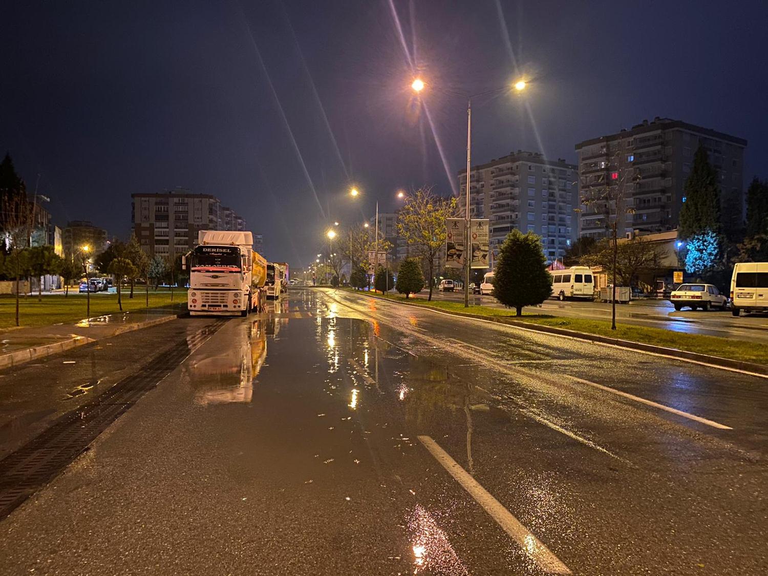 �zmir'de korkutan deprem