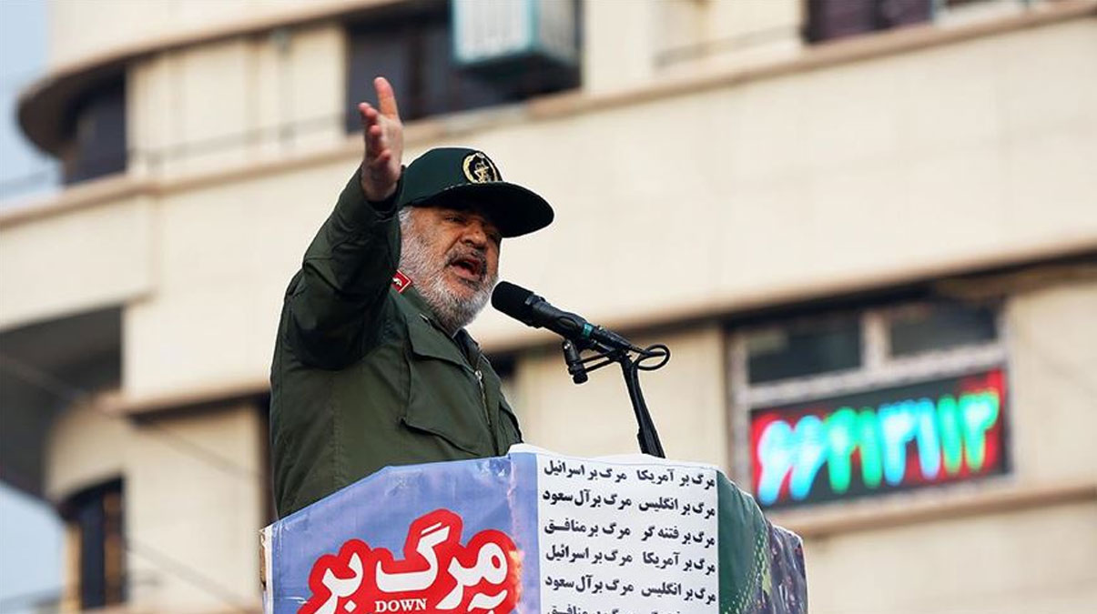 �ranl� komutan tart��mal� adadan ABD'yi uyard�