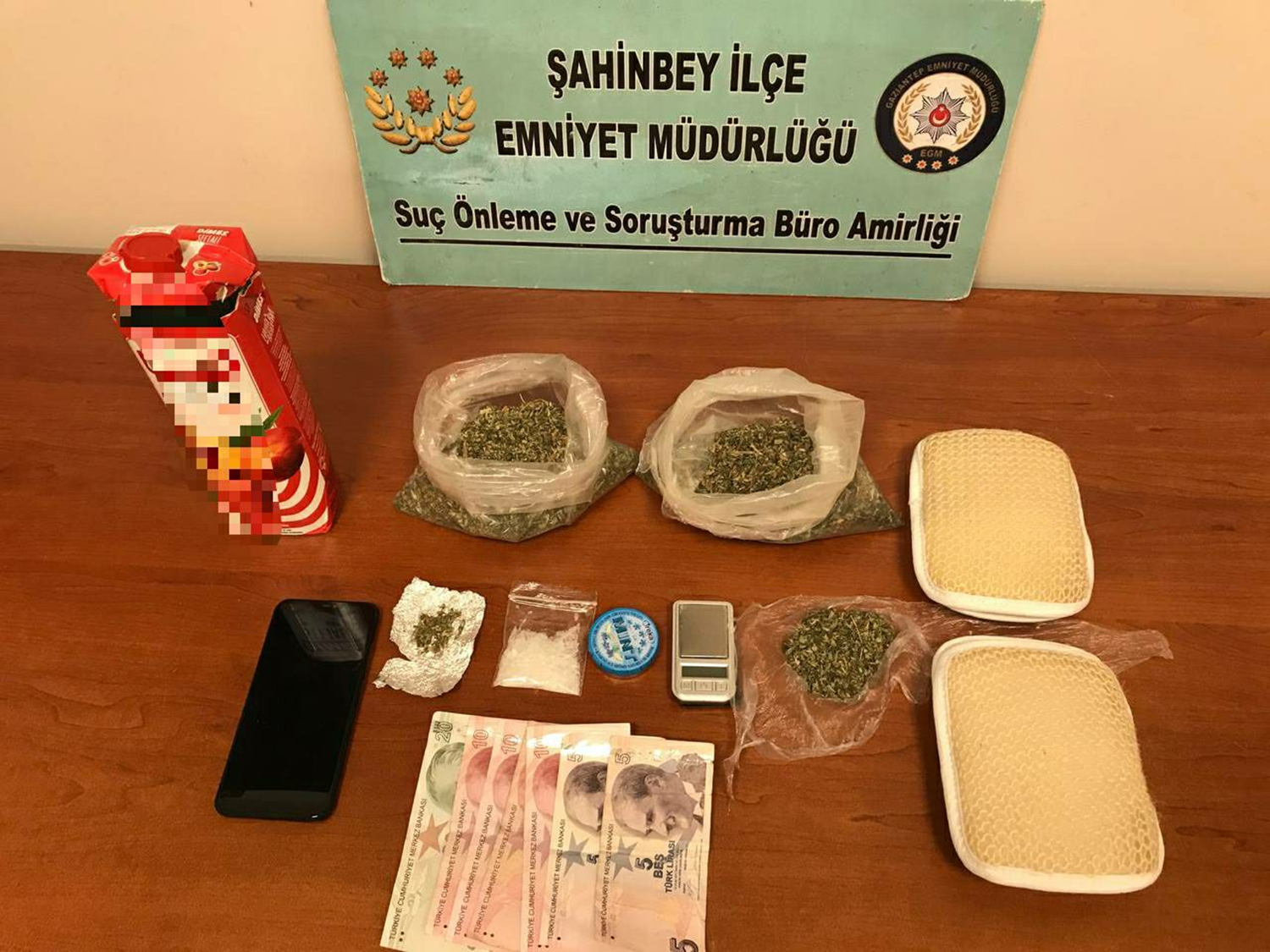 Meyve suyu kutusu ve banyo lifine uyu�turucu gizlemi�ler