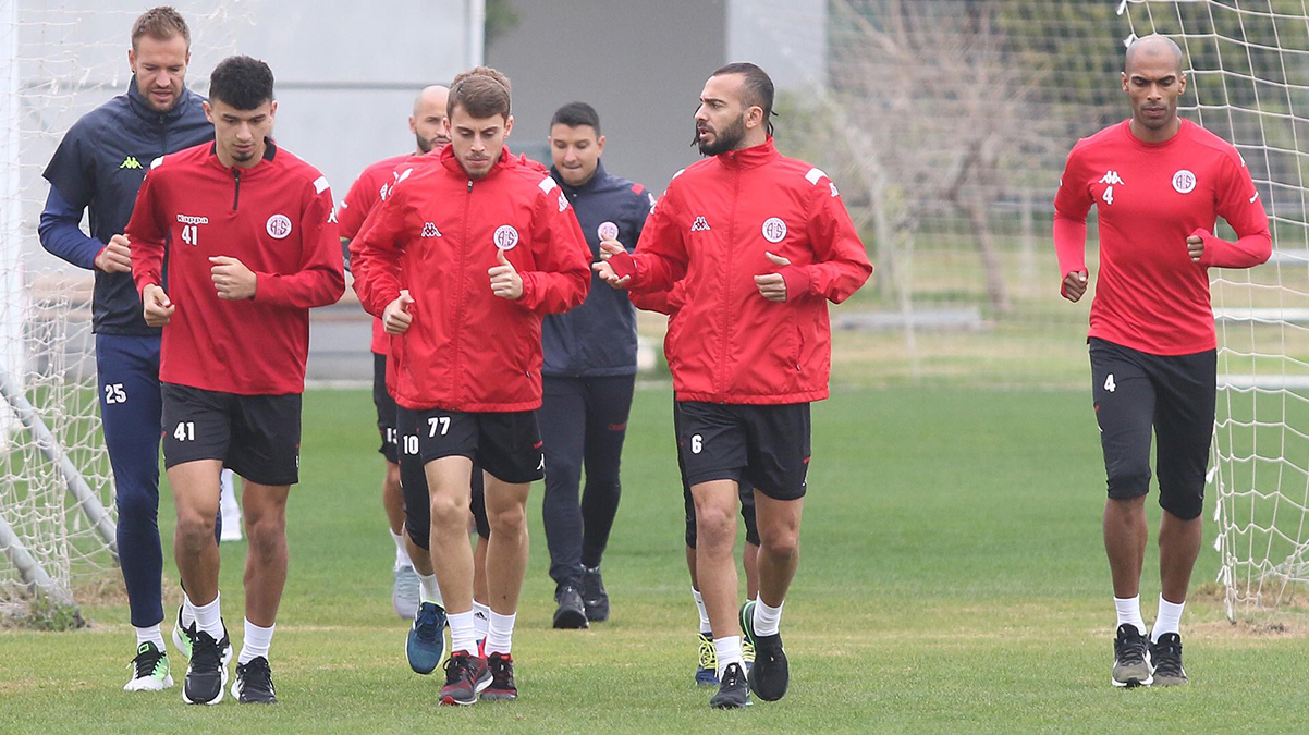 Antalyaspor'da 8 eksik