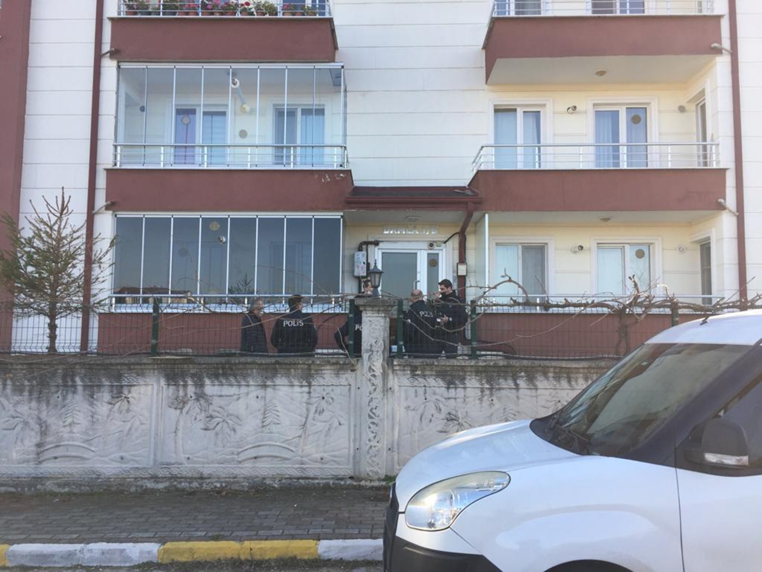 E�i taraf�ndan b��akland��� �ne s�r�len kad�n hayat�n� kaybetti