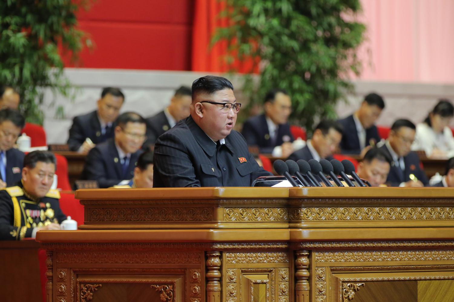 Kim Jong-un'dan itiraf: Her alanda ba�ar�s�z�m