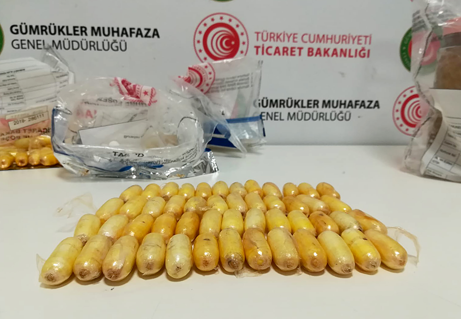 T�rkiye'de ilk kez kullan�ld�! Midesinde uyu�turucu olan 3 ki�i bu y�ntemle yakaland�