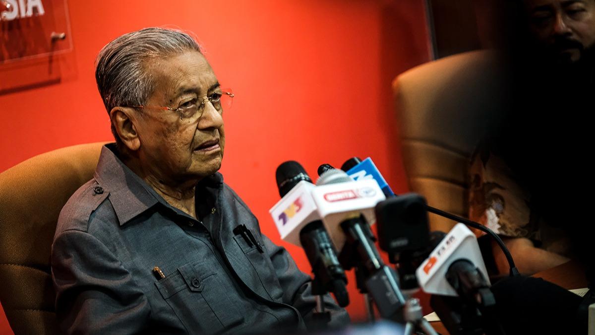Mahathir'in yeni parti bavurusuna ret
