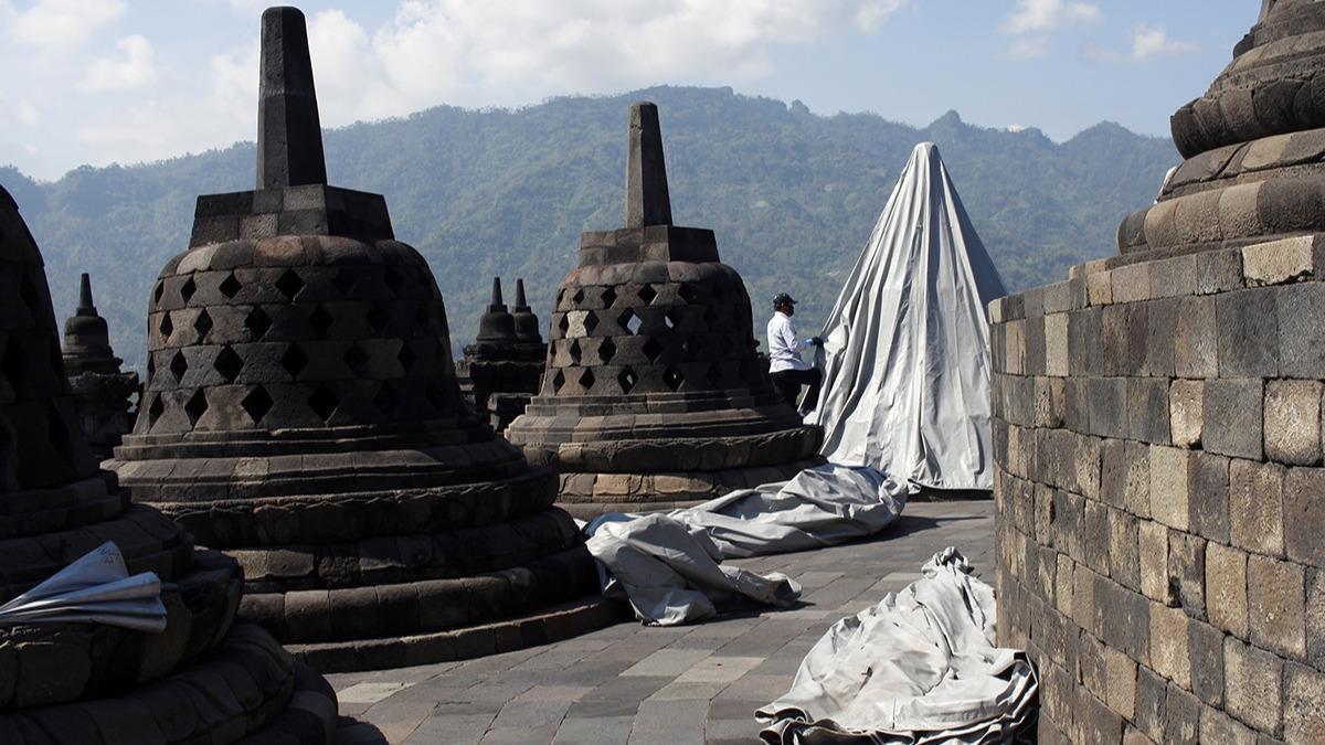 Merapi Yanarda'nda iki patlama