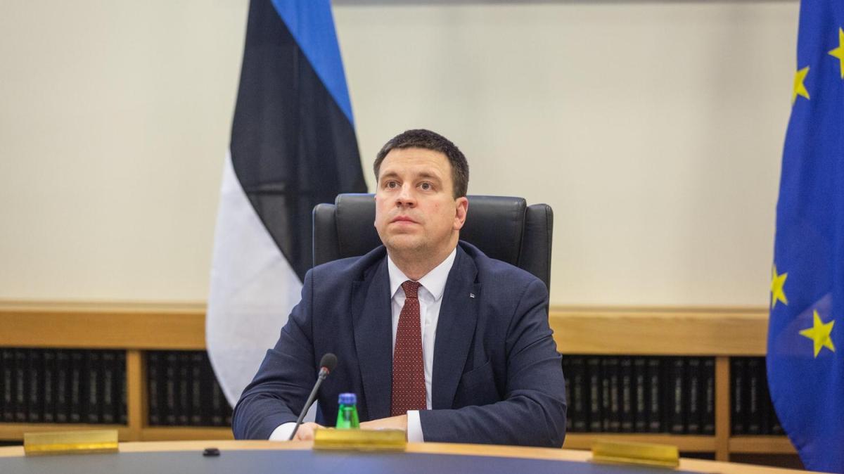 Estonya Babakan istifa etti 