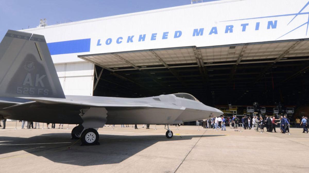 Lockheed Martin irketi, Amerikal siyasilerin seim kampanyalarna verdii finansal destei durdurdu