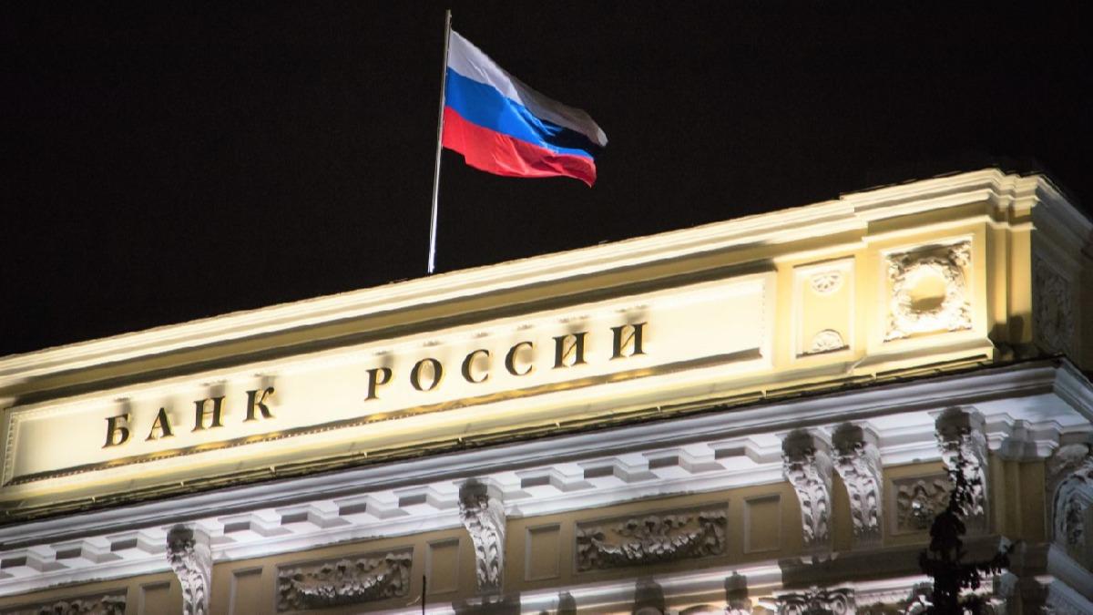 Rusya'dan SWIFT uyars: Otoritesine zarar verir