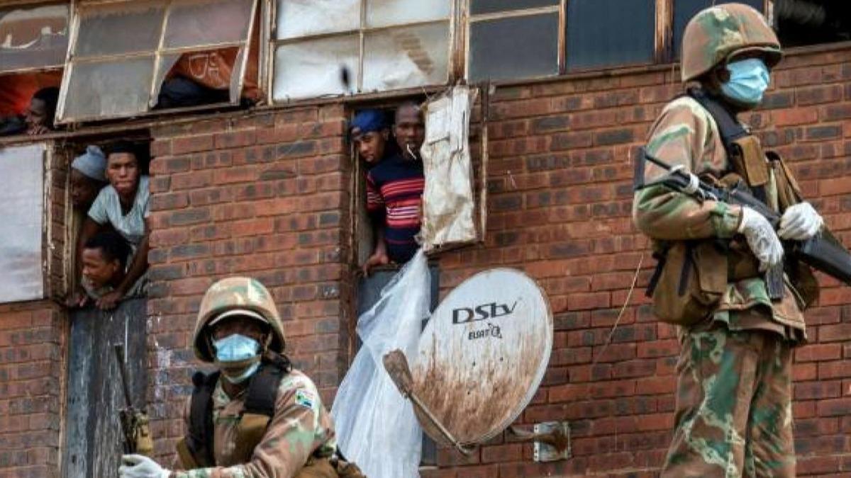 Zimbabve'de maske takmayan 10 bin kii gzaltna alnd 