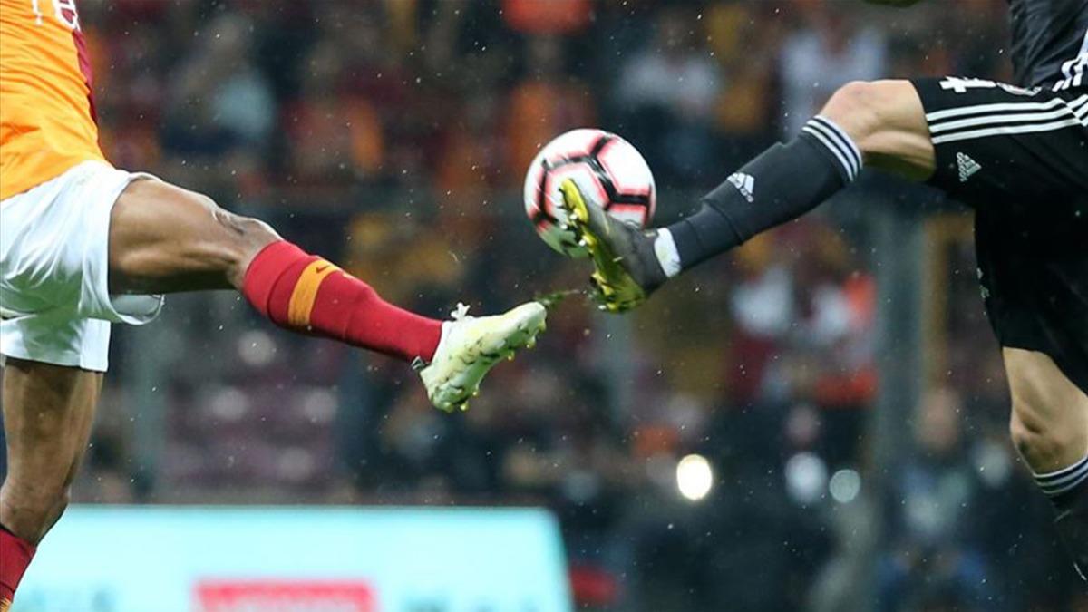 Sper Lig'de Beikta-Galatasaray derbisi heyecan