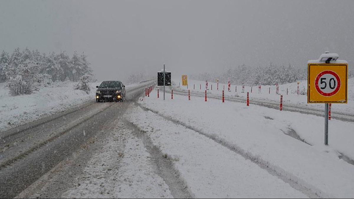Karabk'te kar nedeniyle 98 kyn yolu kapand