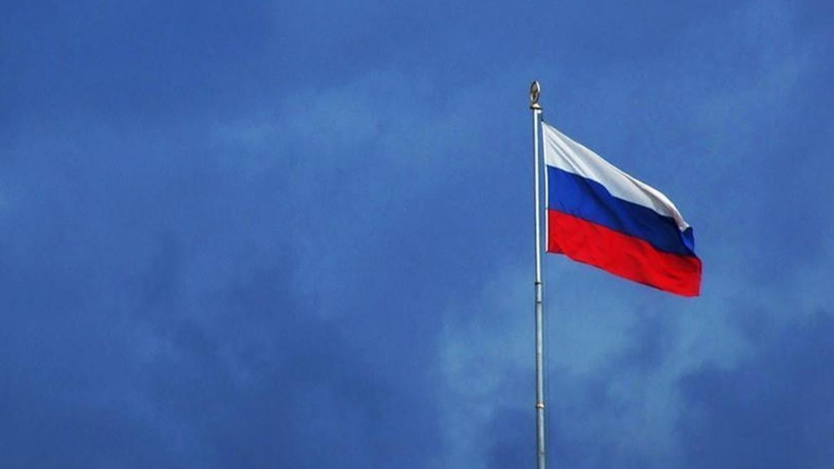 Rusya'dan o lkeye misilleme: 2 diplomat snr d edilecek