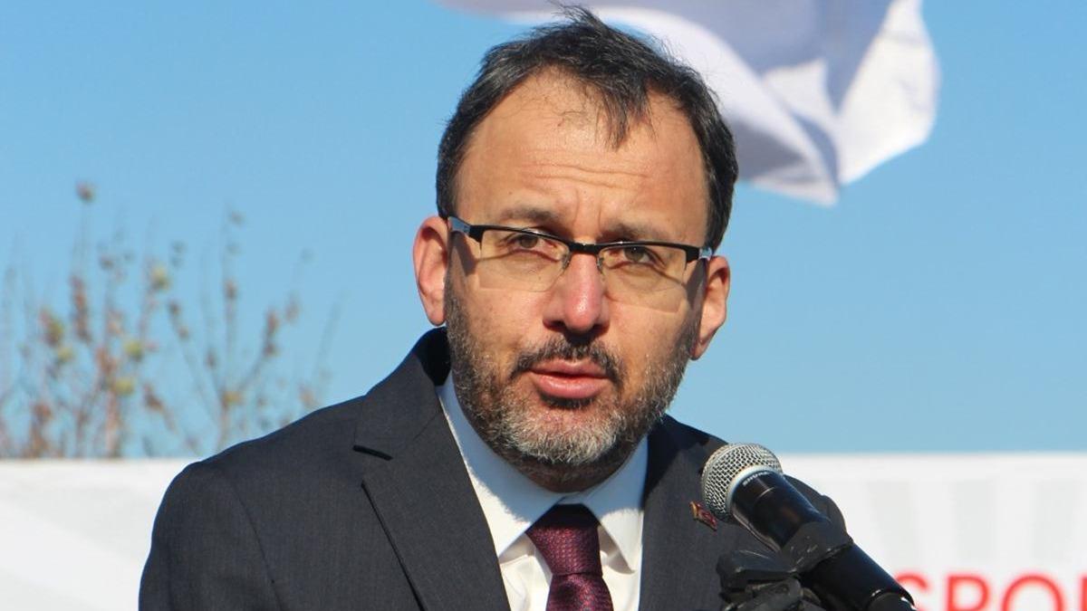 Bakan Kasapolu, Futbol ehitleri Ant'n at
