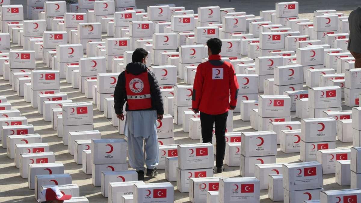 Kzlay'dan Afganistanl 500 aileye yardm